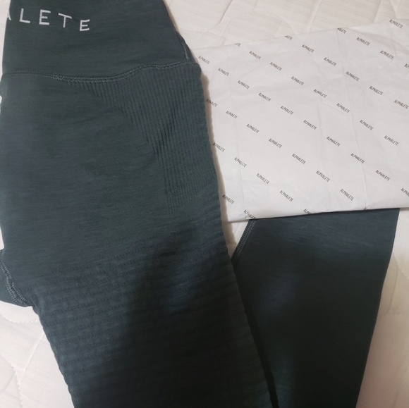 Alphalete Halo new never used. With out ticket - Picture 4 of 4